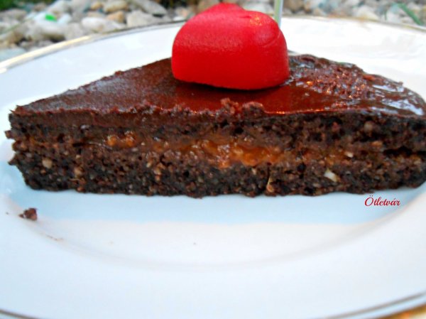 sacher szelet közeli